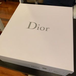 Dior sneaker box